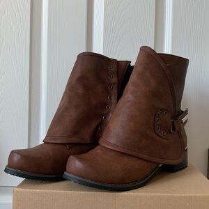 *SOLD*Brown Faux Leather Women’s Boots Size 9/9.5
